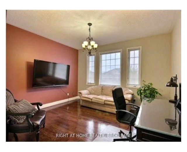 Photo 7 of 33 Crannyfield Drive S, Brampton, Fletcher's West — HOMEH