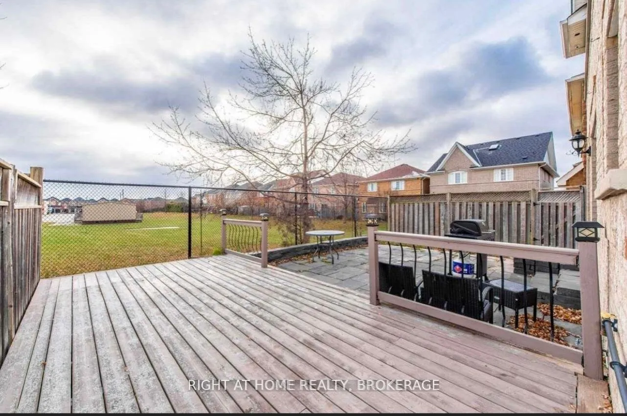 Photo 21 of 33 Crannyfield Drive S, Brampton, Fletcher's West — HOMEH