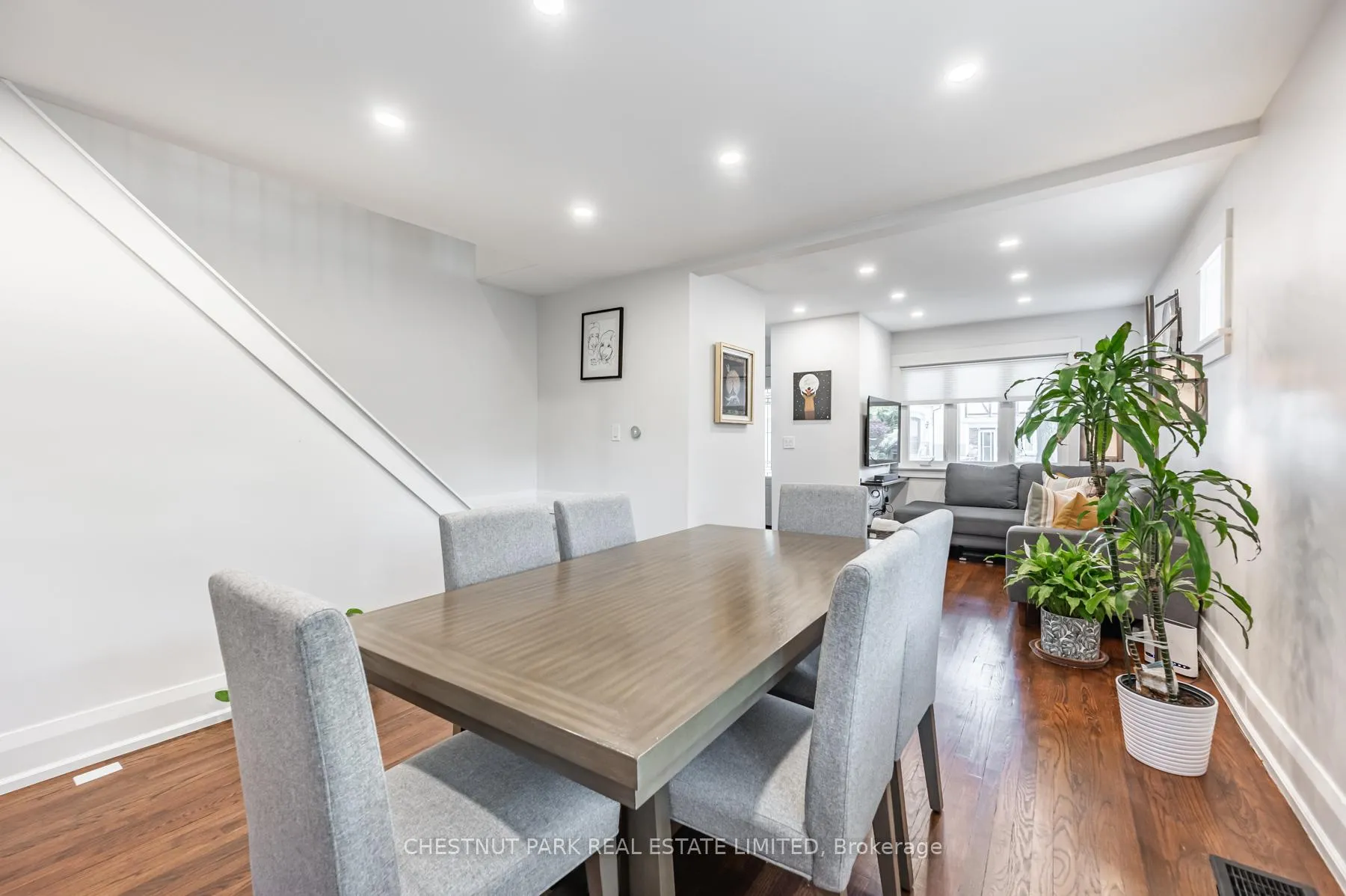Photo 12 of 16 Thurston Road, Toronto, Mount Pleasant East — HOMEH