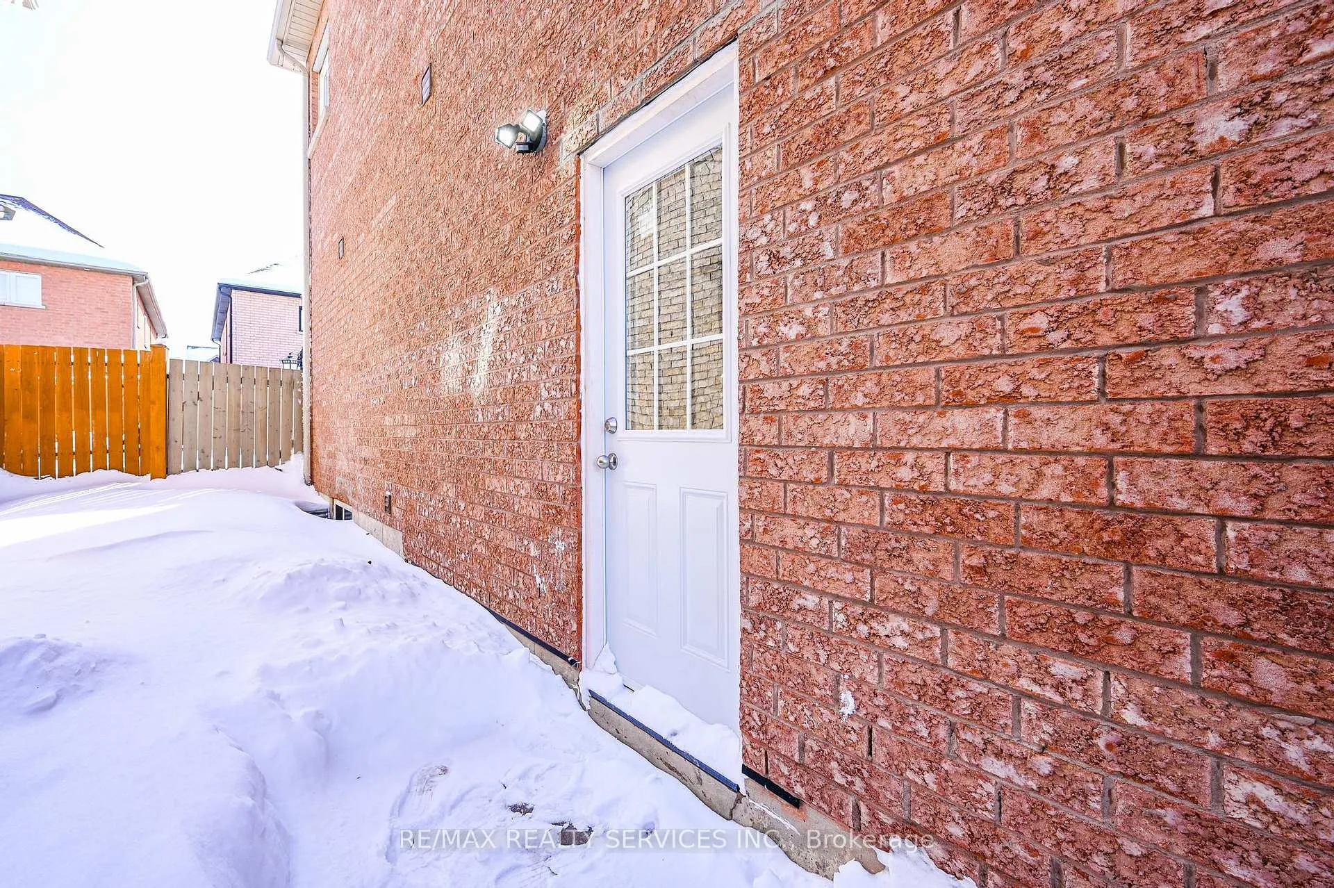 Photo 5 of Unit Bsmt, 21 Jacksonville Drive, Brampton, Vales of Castlemore — HOMEH