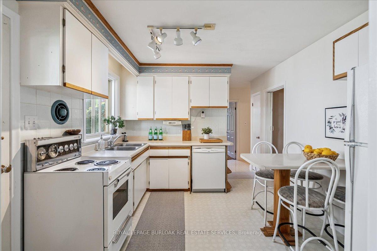 Photo 8 of 1424 Alfred Crescent, Burlington, Brant — HOMEH