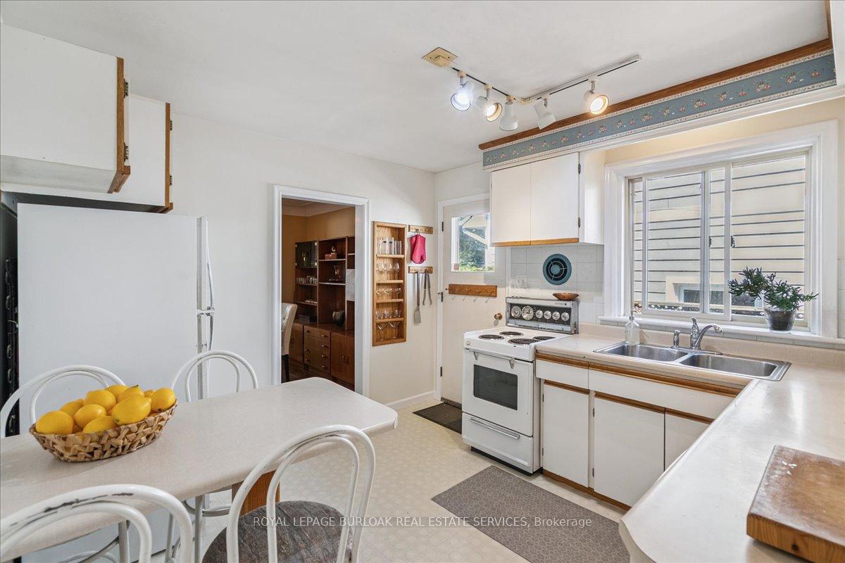 Photo 9 of 1424 Alfred Crescent, Burlington, Brant — HOMEH