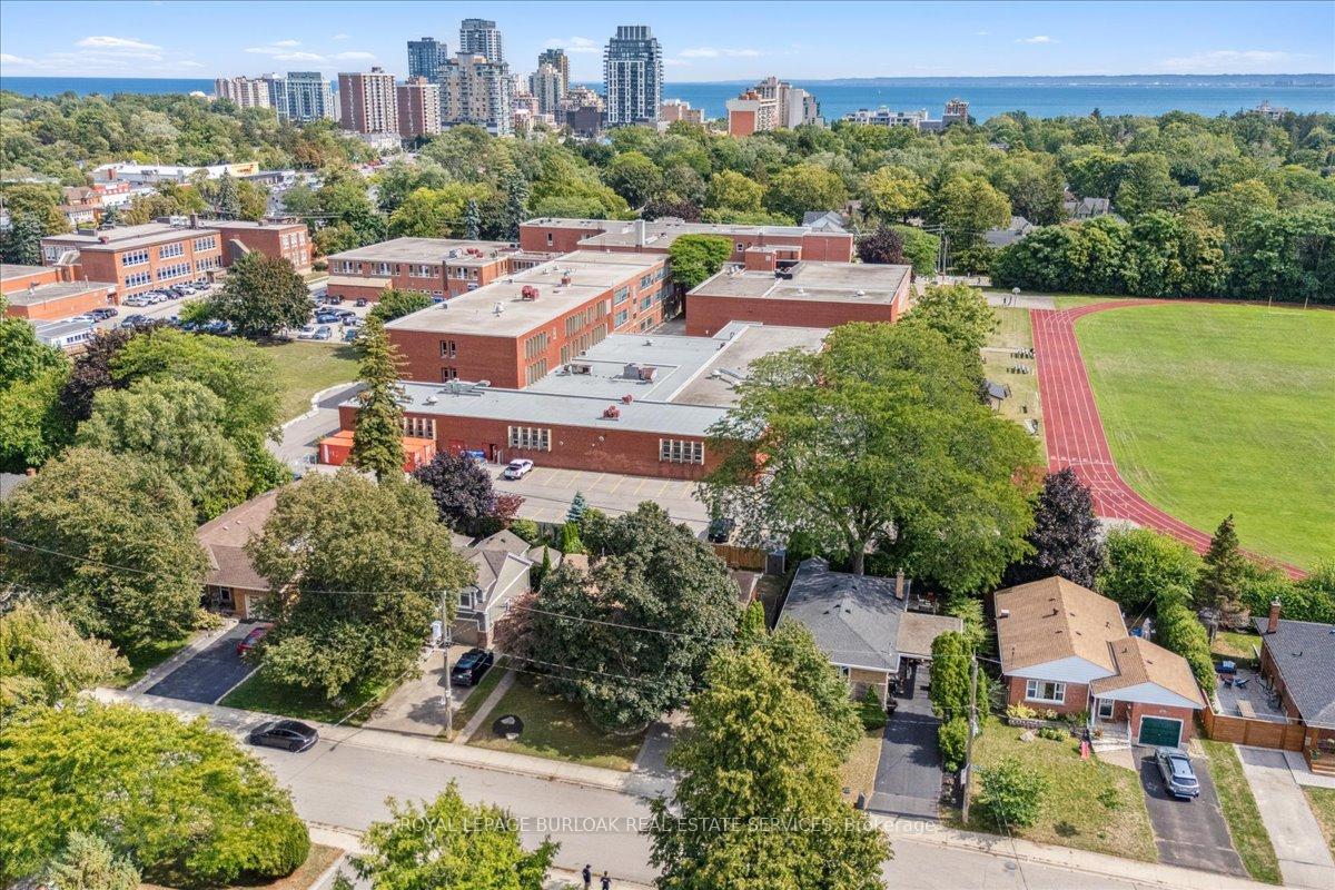 Photo 28 of 1424 Alfred Crescent, Burlington, Brant — HOMEH