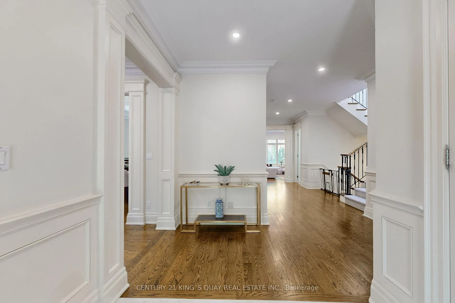 Photo 21 of 488A Fairlawn Avenue, Toronto, Bedford Park-Nortown — HOMEH