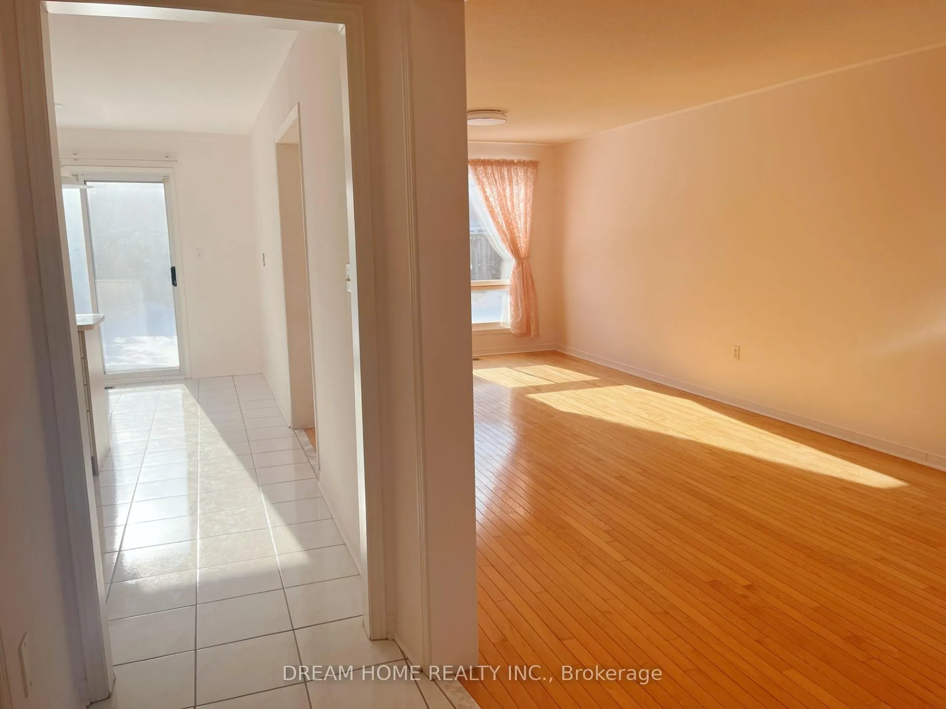 Photo 2 of 79 Cairncross Crescent, Markham, Milliken Mills East — HOMEH