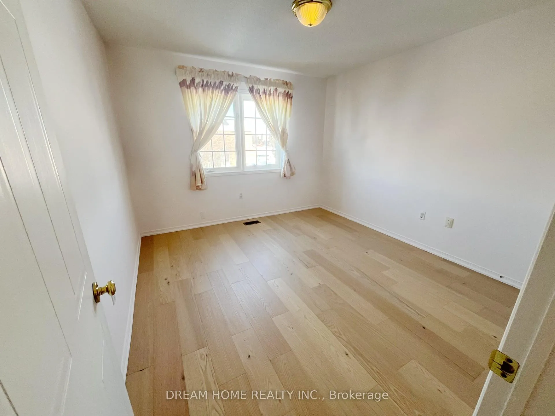 Photo 8 of 79 Cairncross Crescent, Markham, Milliken Mills East — HOMEH