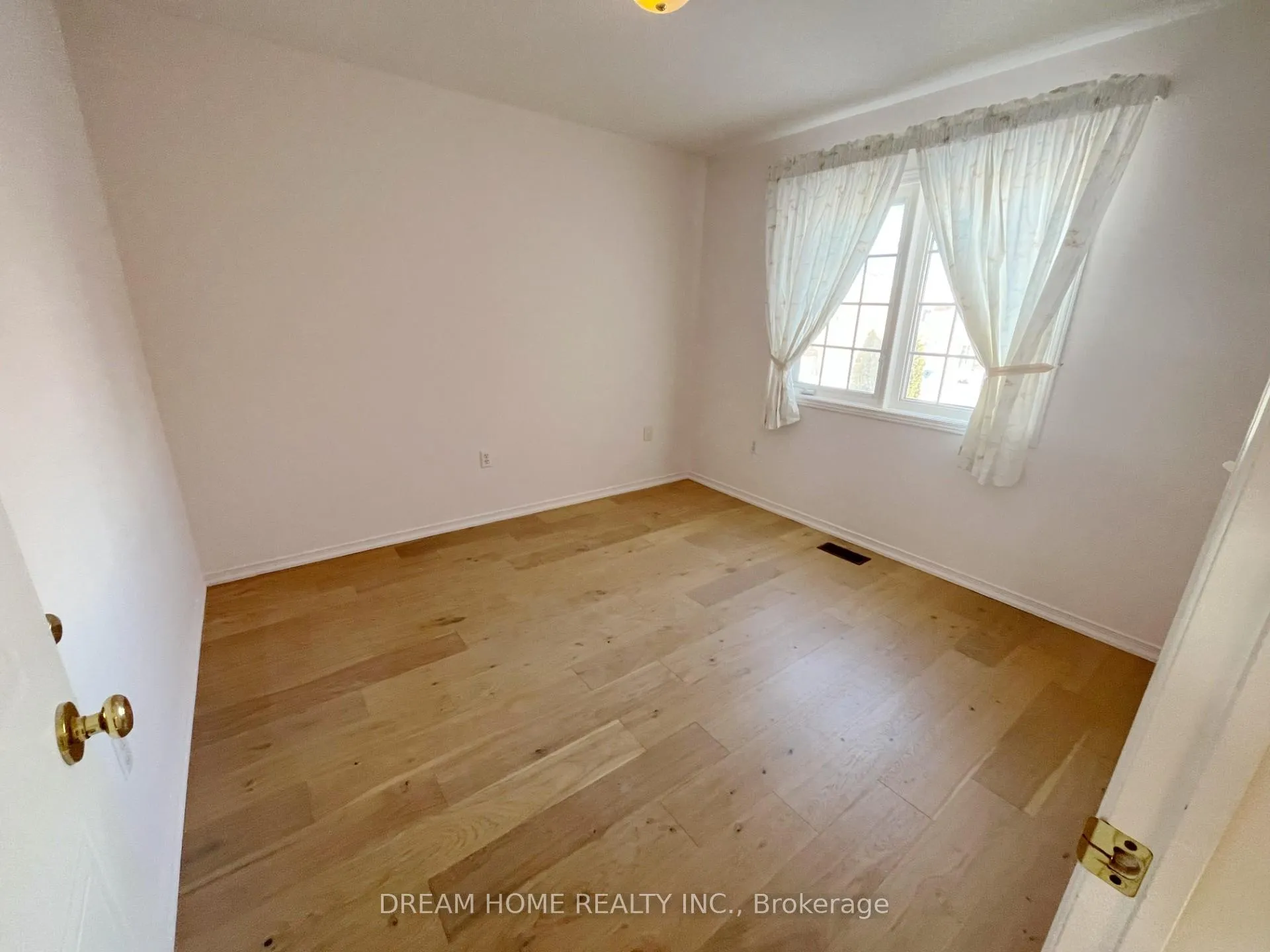 Photo 9 of 79 Cairncross Crescent, Markham, Milliken Mills East — HOMEH