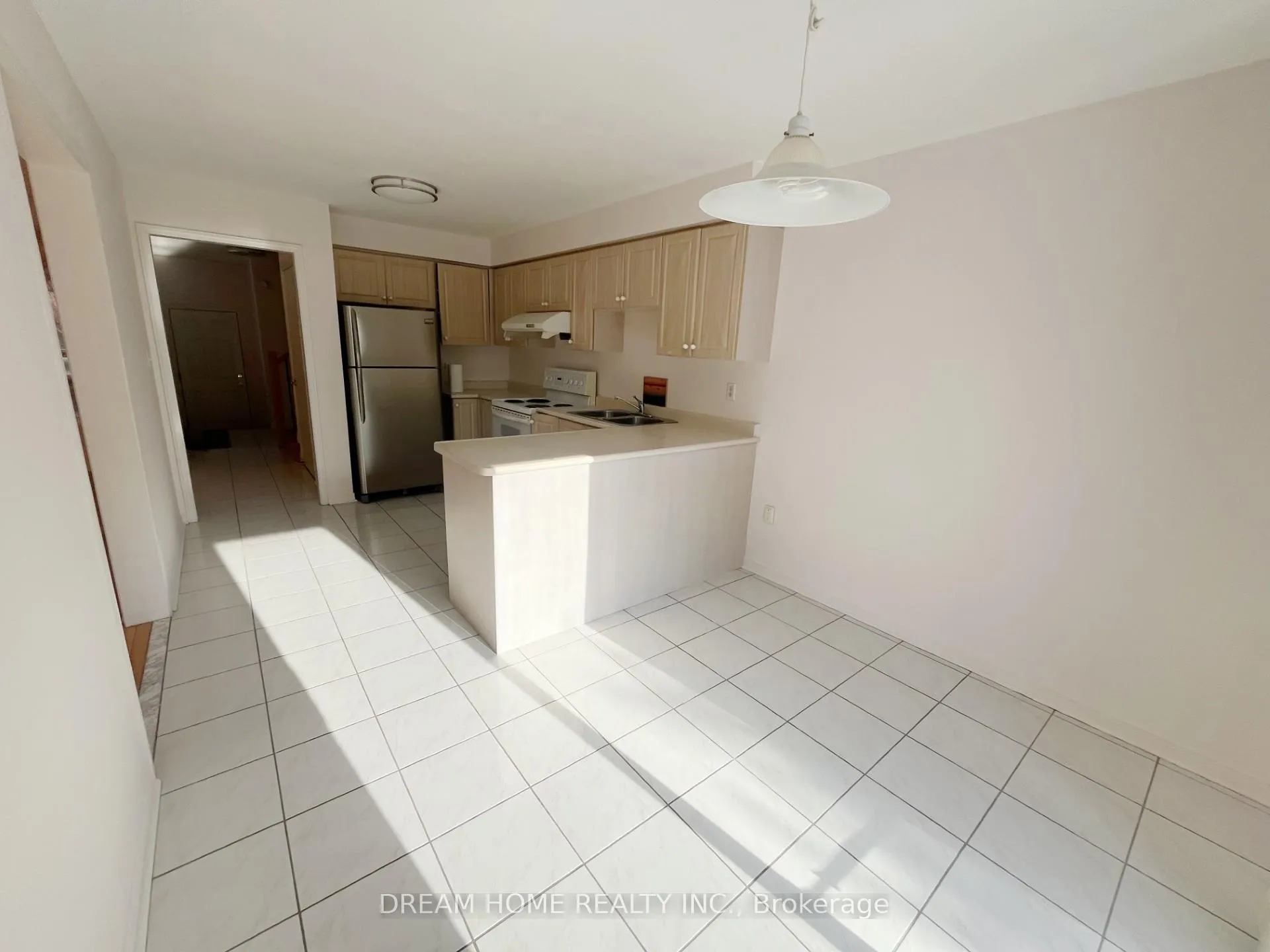 Photo 10 of 79 Cairncross Crescent, Markham, Milliken Mills East — HOMEH
