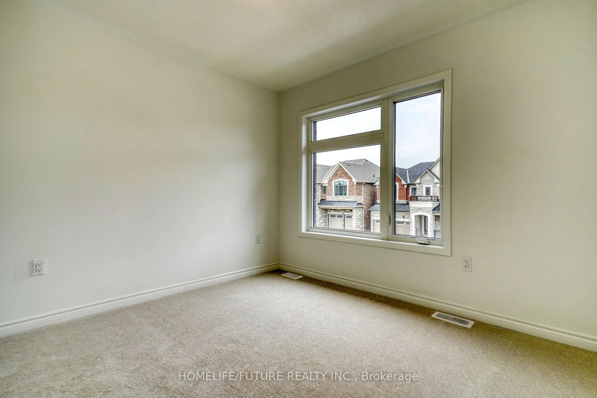 Photo 29 of 1481 MockingBird Square, Pickering, Rural Pickering — HOMEH