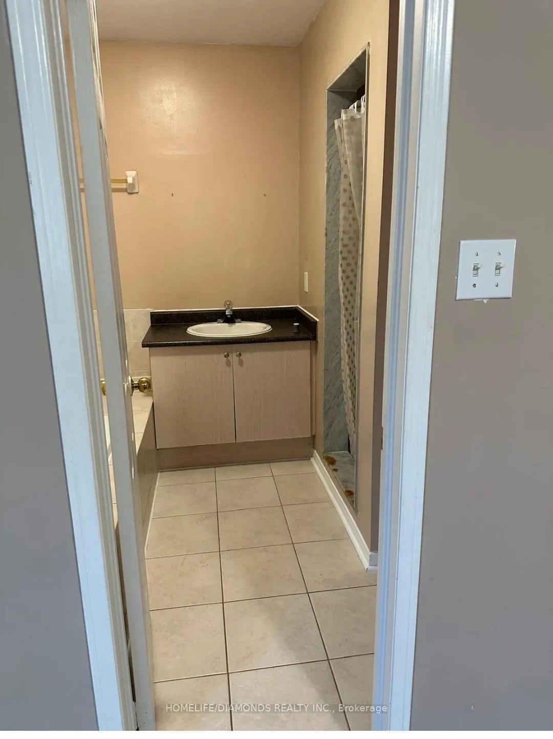 Photo 10 of Unit UPPER, 39 Capistro Street, Brampton, Fletcher's Meadow — HOMEH