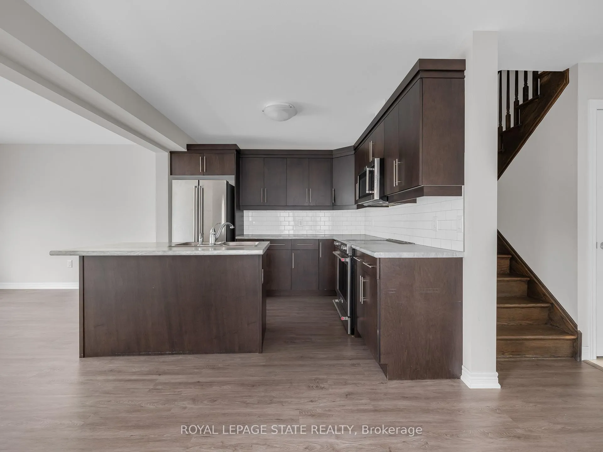 Photo 6 of 9573 Tallgrass Avenue, Niagara Falls, Lyons Creek — HOMEH