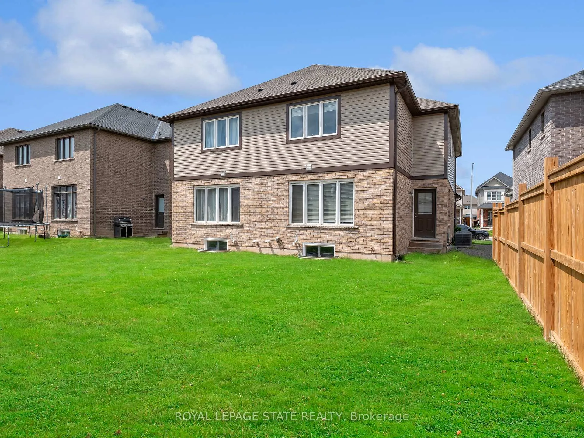 Photo 14 of 9573 Tallgrass Avenue, Niagara Falls, Lyons Creek — HOMEH