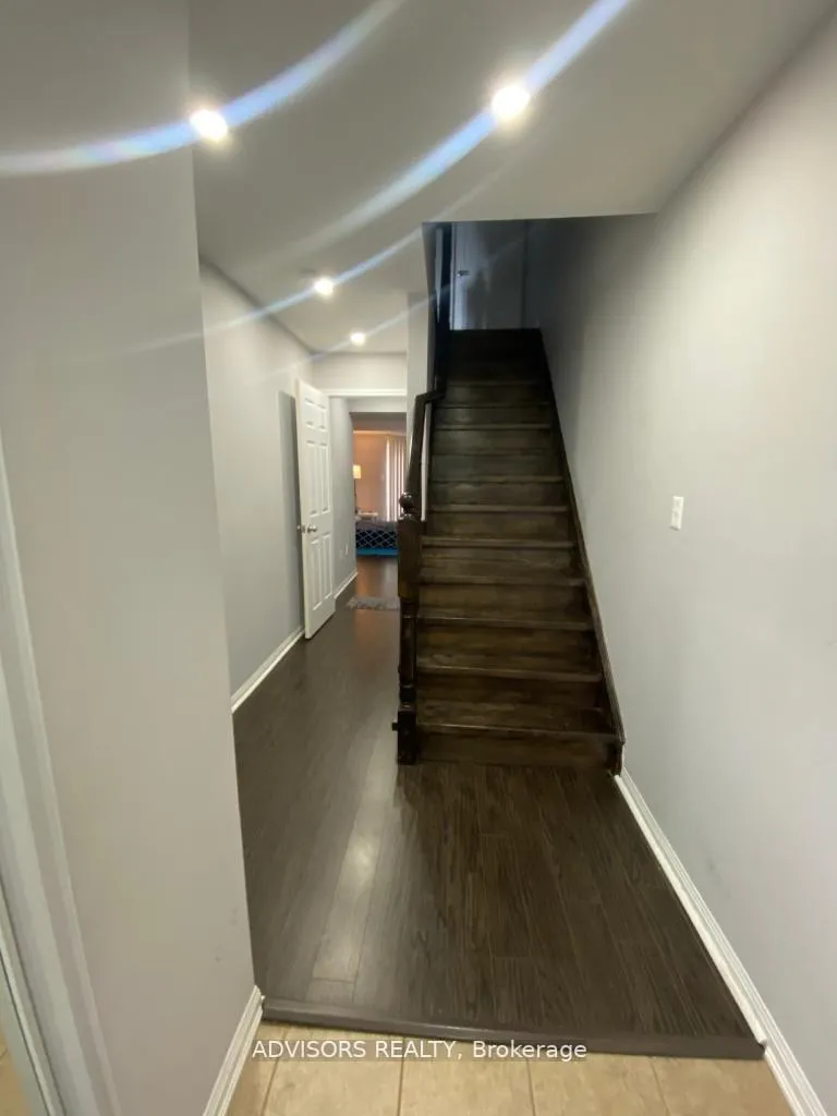 Photo 3 of 19 Lanternlight Lane, Brampton, Northwest Brampton — HOMEH
