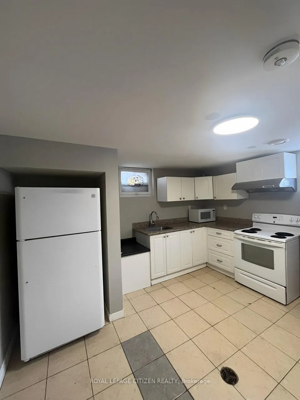 Photo 4 of Unit BSMT, 352 Garden Court, Oshawa, McLaughlin — HOMEH