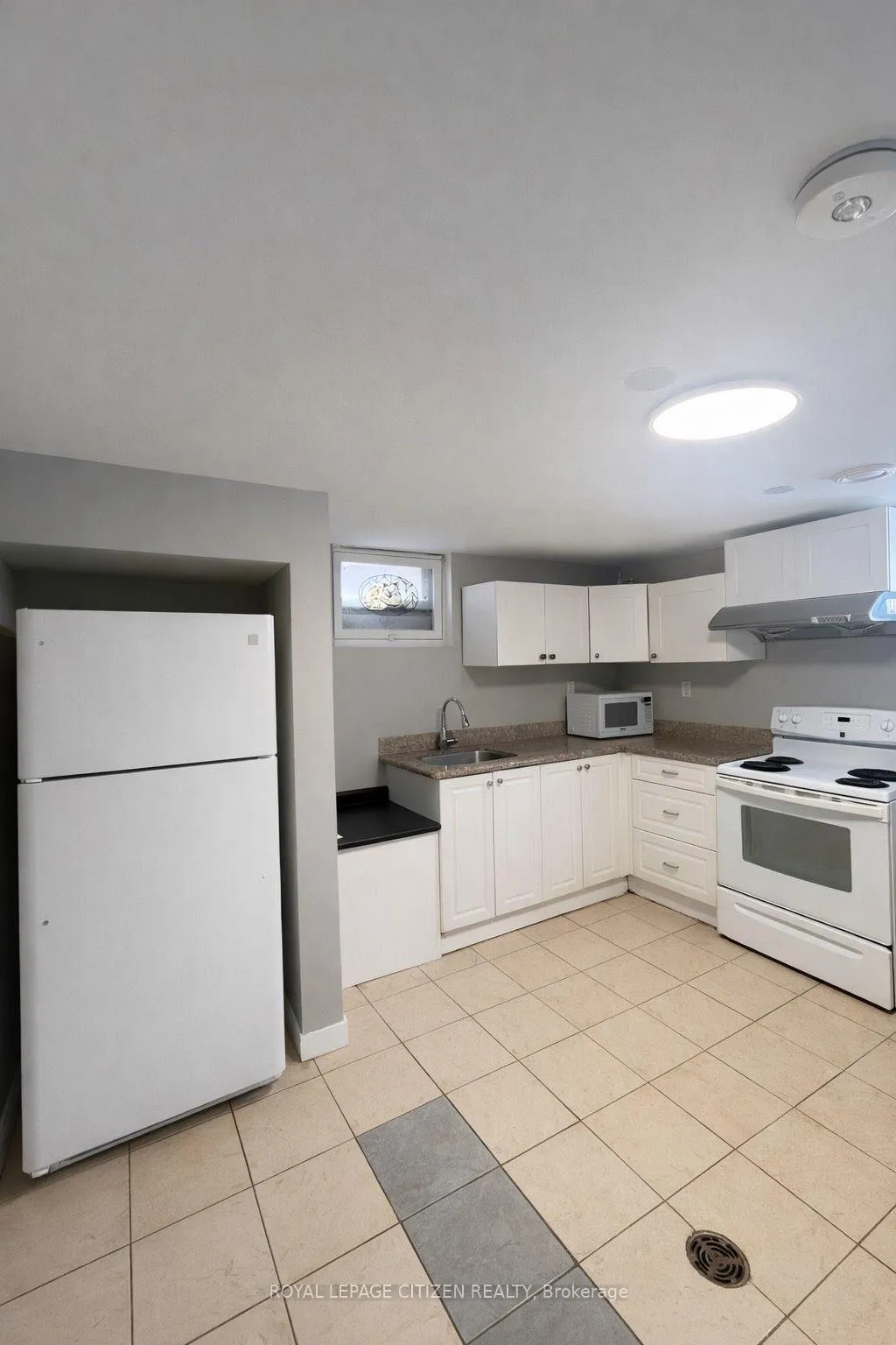 Photo 5 of Unit BSMT, 352 Garden Court, Oshawa, McLaughlin — HOMEH
