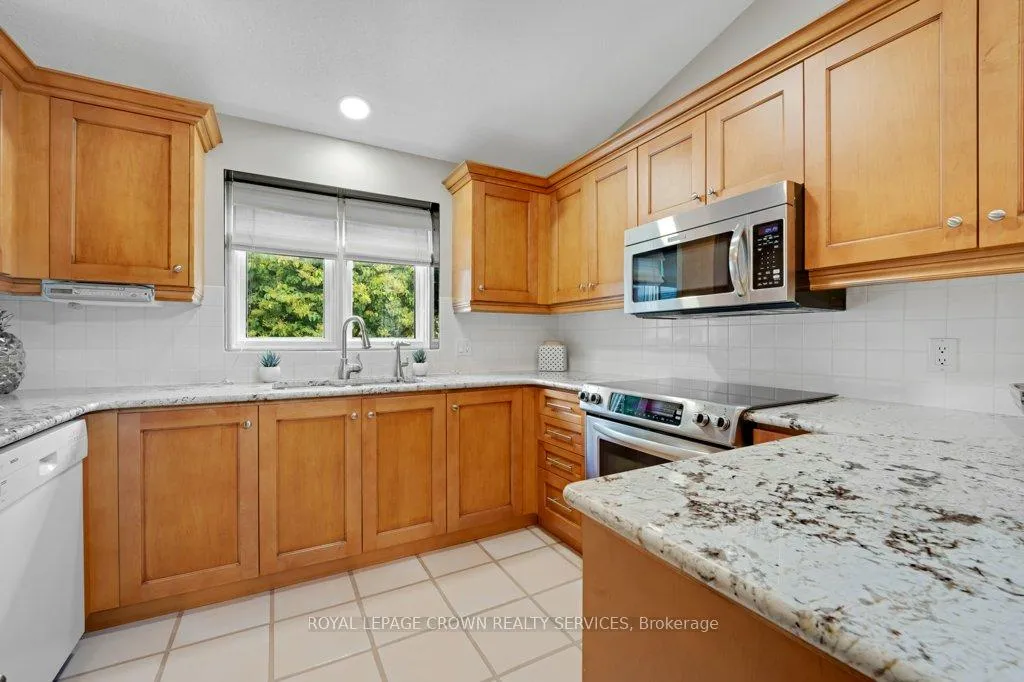 Photo 9 of 15 Quinte Crescent, Kitchener — HOMEH