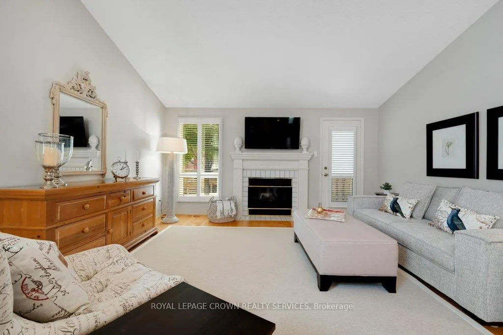 Photo 13 of 15 Quinte Crescent, Kitchener — HOMEH