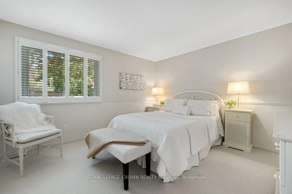 Photo 16 of 15 Quinte Crescent, Kitchener — HOMEH