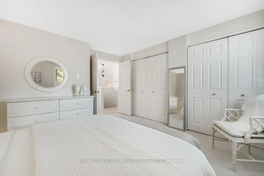 Photo 17 of 15 Quinte Crescent, Kitchener — HOMEH