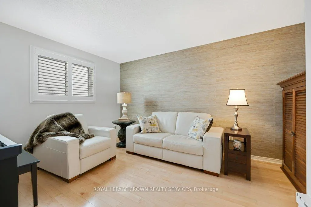 Photo 20 of 15 Quinte Crescent, Kitchener — HOMEH