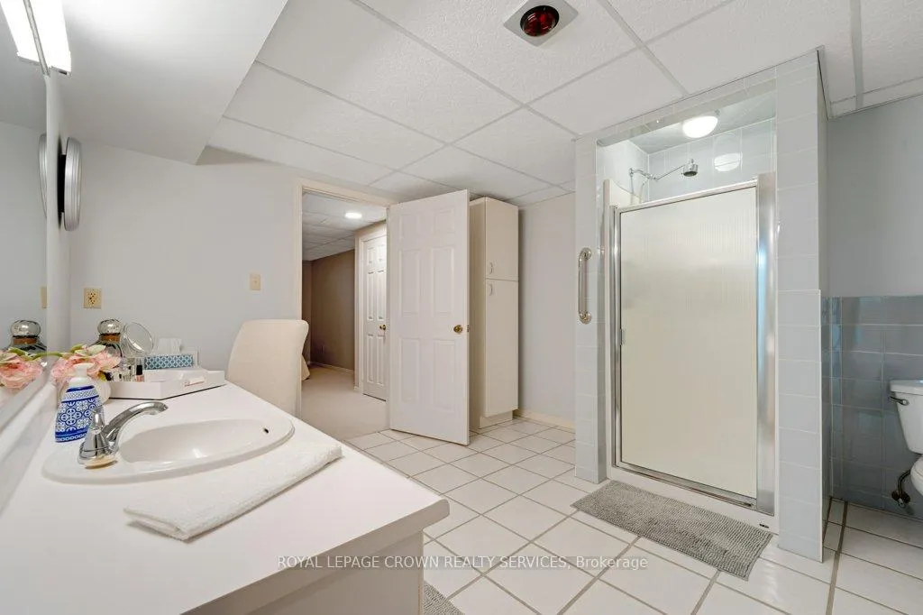 Photo 21 of 15 Quinte Crescent, Kitchener — HOMEH