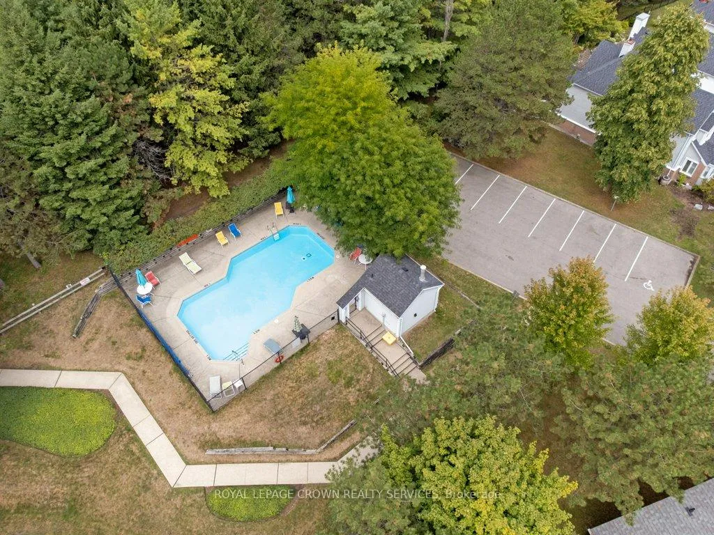 Photo 34 of 15 Quinte Crescent, Kitchener — HOMEH