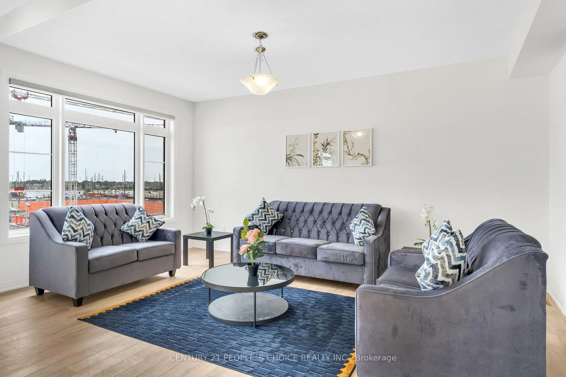 Photo 2 of 18 Skyridge Drive, Brampton, Bram East — HOMEH