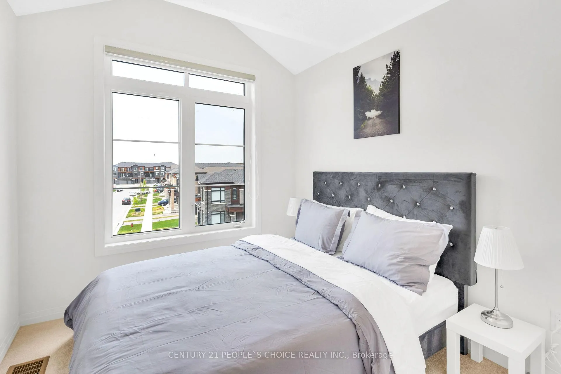 Photo 10 of 18 Skyridge Drive, Brampton, Bram East — HOMEH