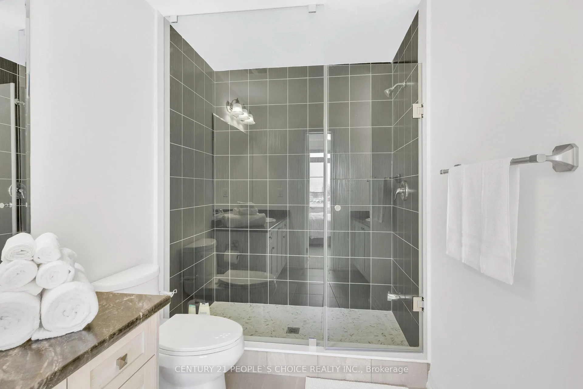 Photo 18 of 18 Skyridge Drive, Brampton, Bram East — HOMEH