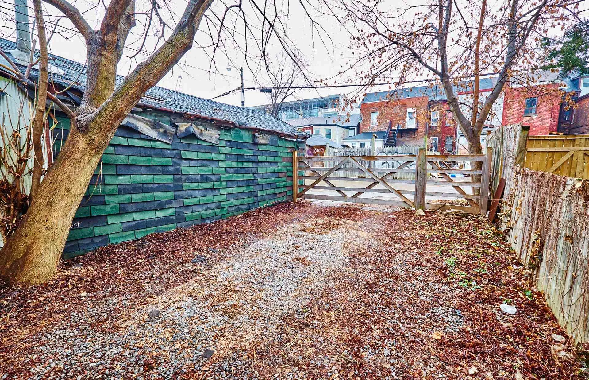 Photo 23 of 50 Lippincott Street, Toronto, Kensington-Chinatown — HOMEH