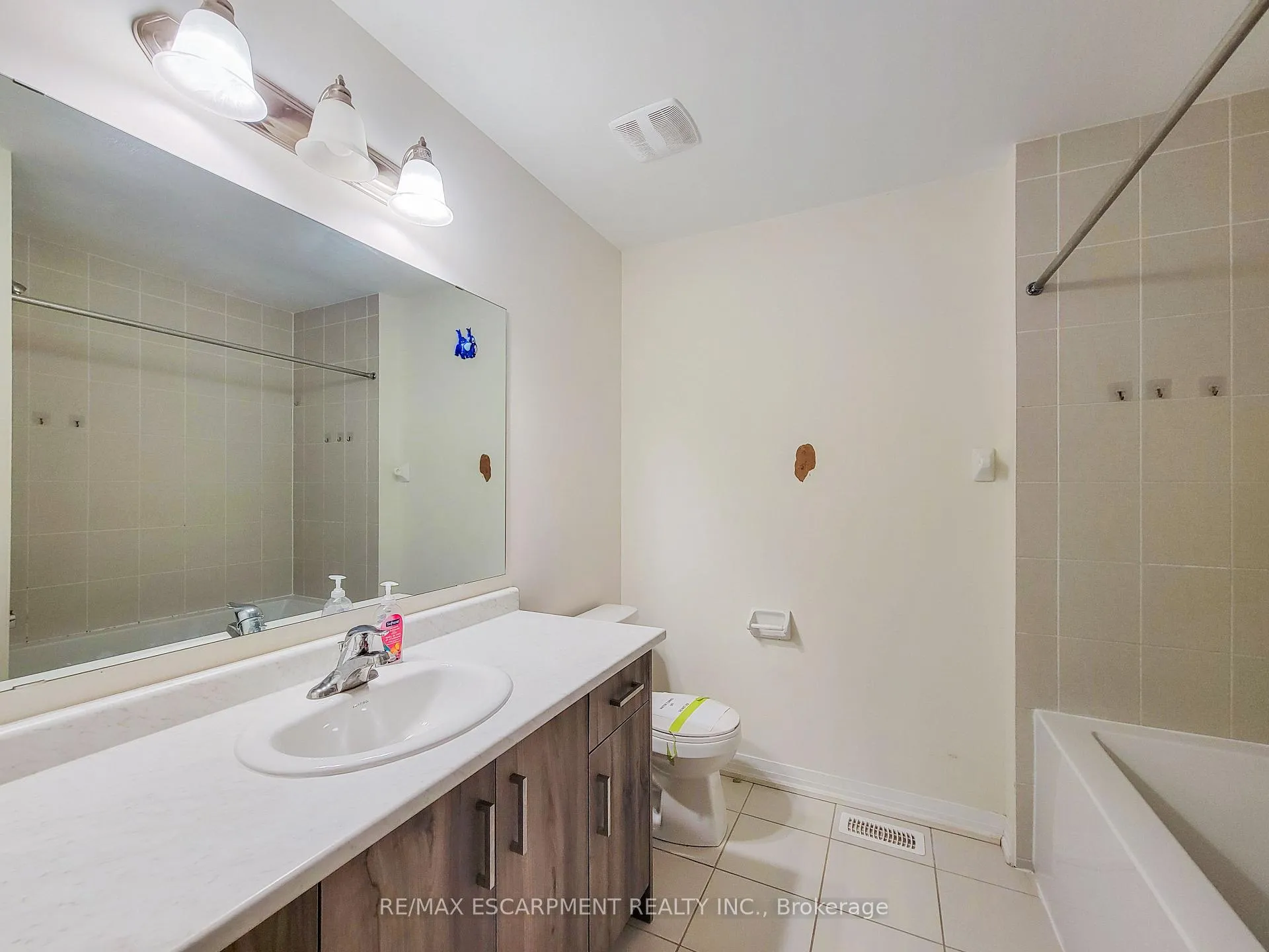 Photo 22 of Unit 4, 10 Freedom Crescent, Hamilton, Mount Hope — HOMEH