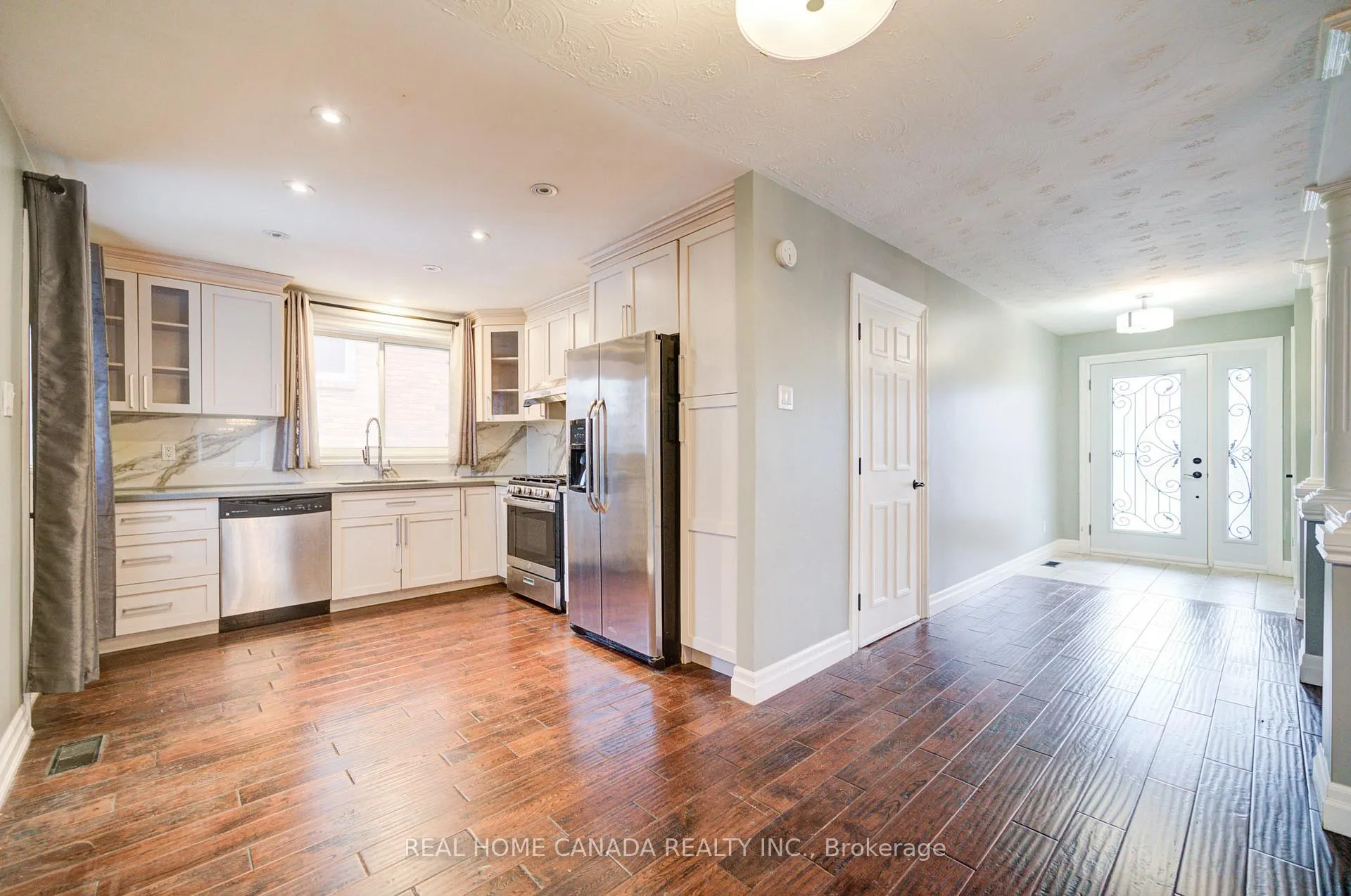 Photo 9 of 320 Highridge Ave, Hamilton, Riverdale — HOMEH