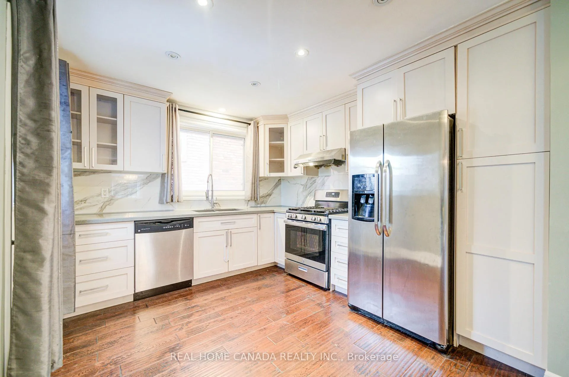 Photo 10 of 320 Highridge Ave, Hamilton, Riverdale — HOMEH