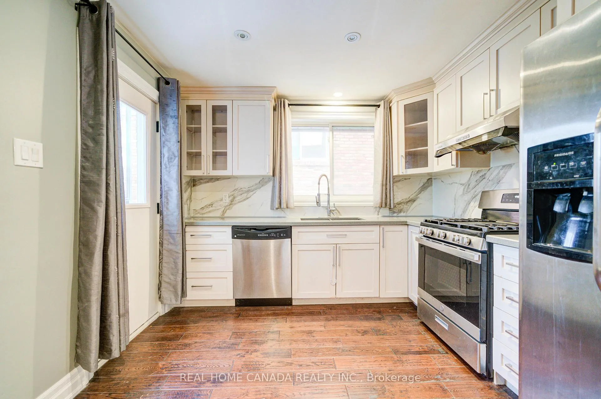 Photo 12 of 320 Highridge Ave, Hamilton, Riverdale — HOMEH