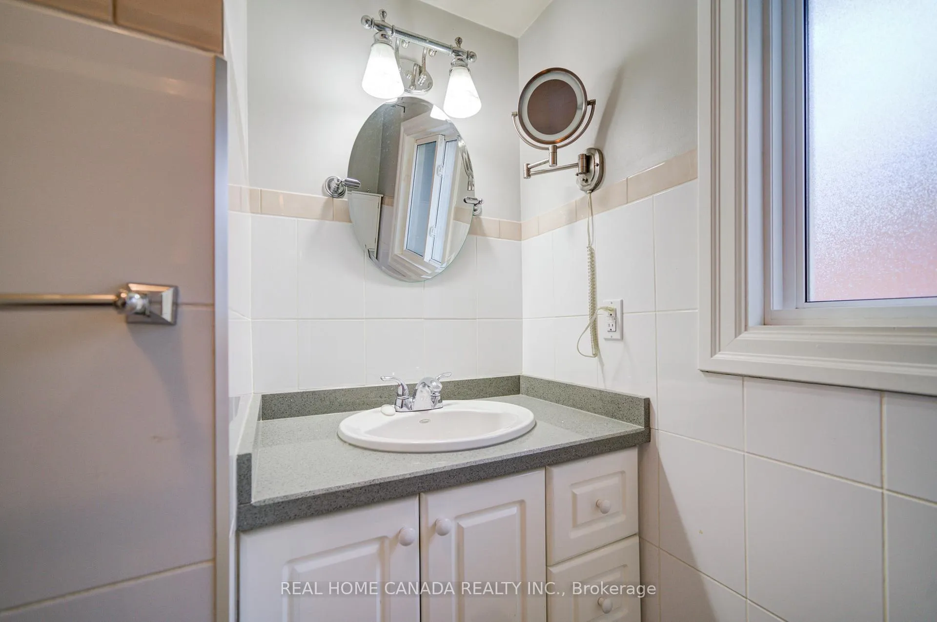 Photo 18 of 320 Highridge Ave, Hamilton, Riverdale — HOMEH