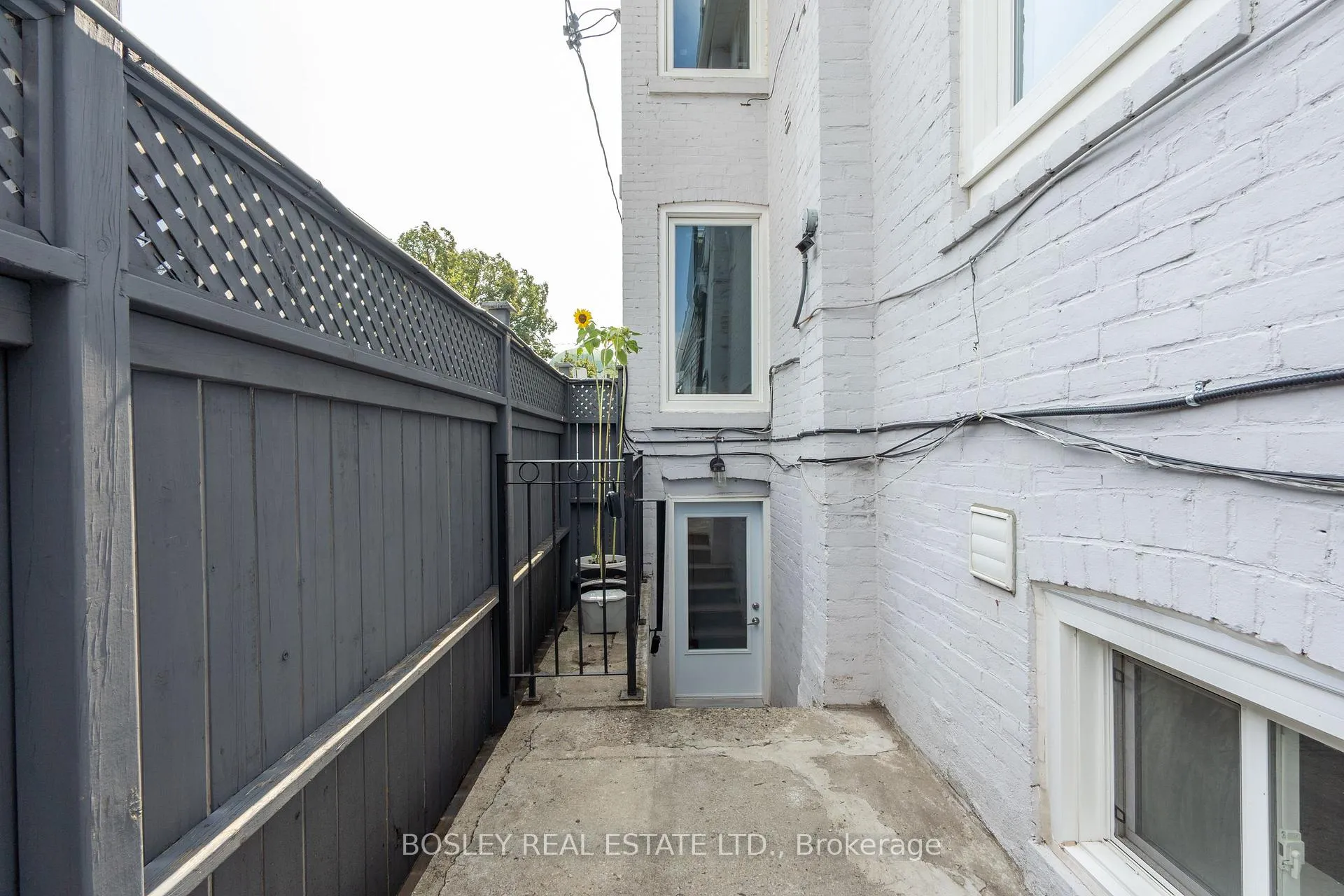 Photo 4 of Unit Bsmt, 2 Parr Street, Toronto, Little Portugal — HOMEH
