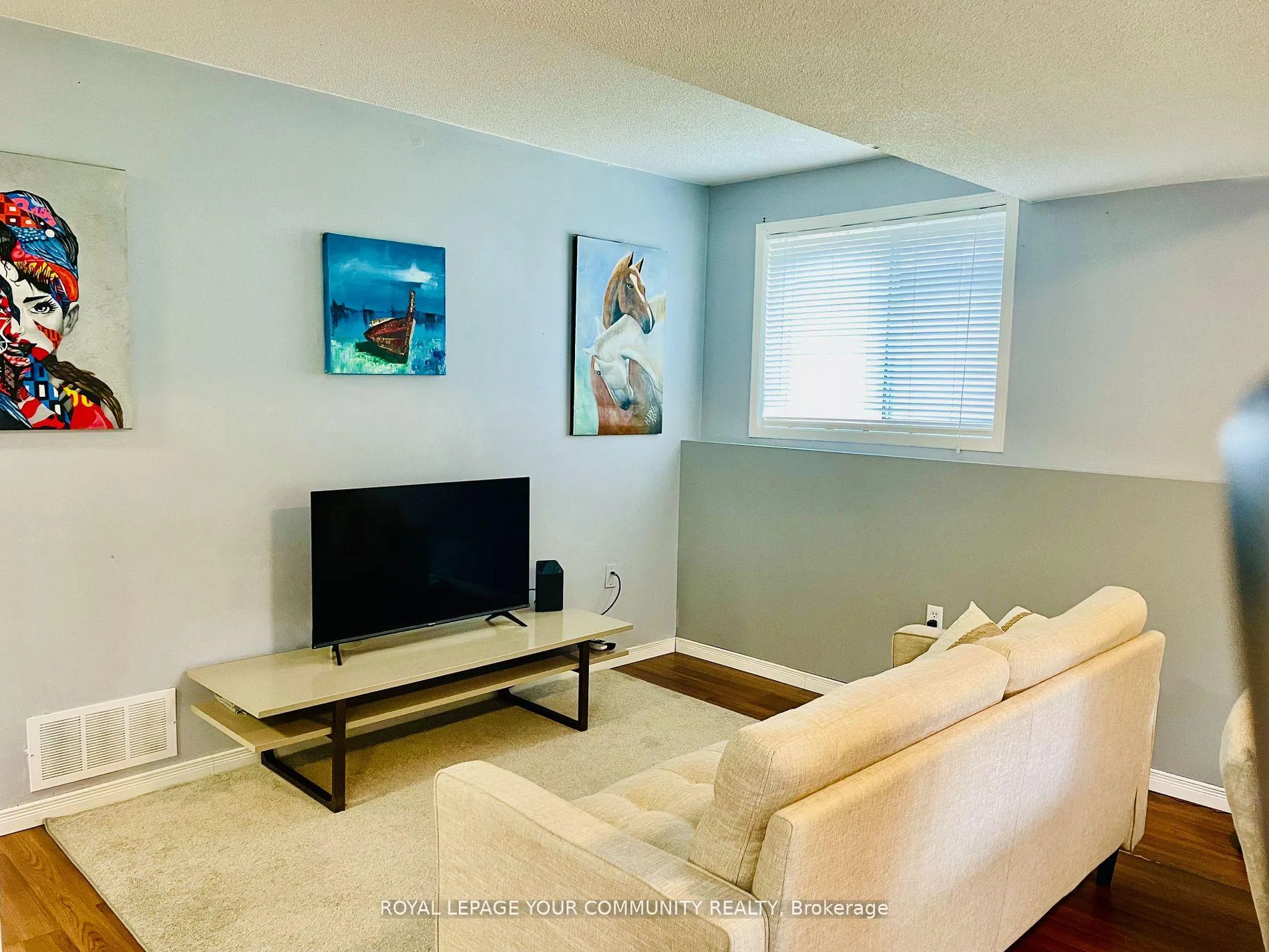 Photo 3 of 331 St. Vincent Street, Barrie, Wellington — HOMEH