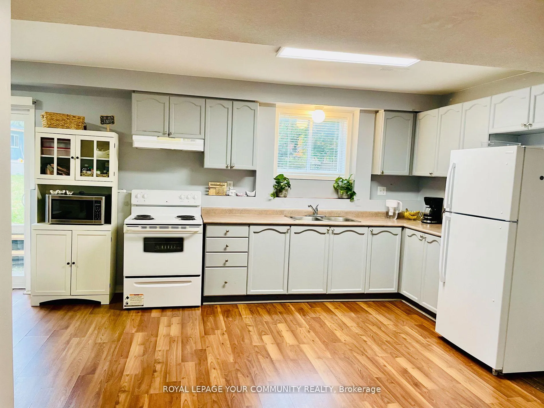 Photo 11 of 331 St. Vincent Street, Barrie, Wellington — HOMEH