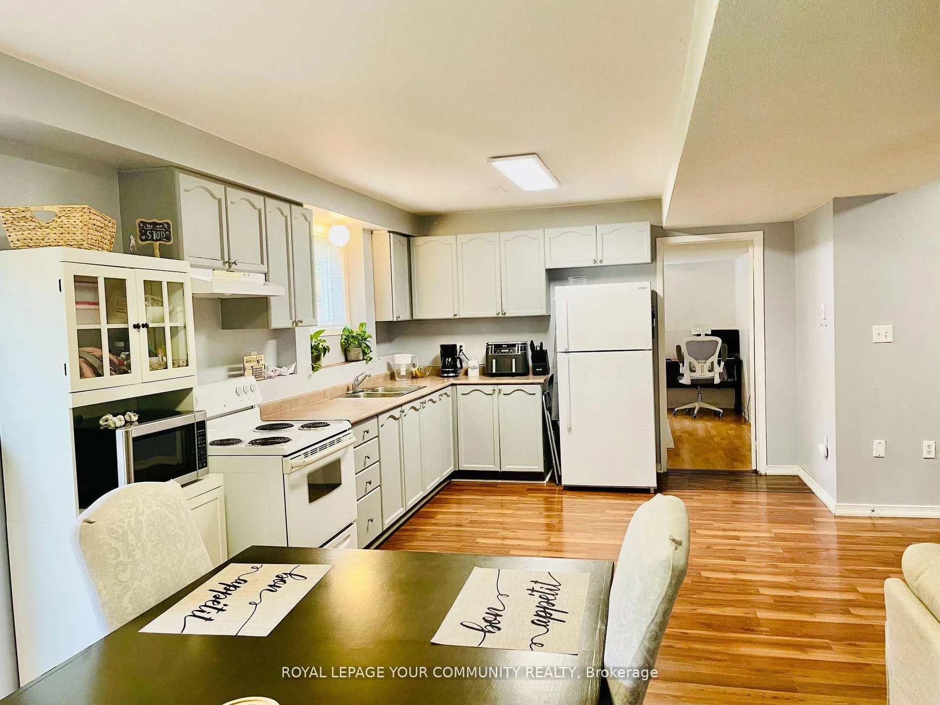 Photo 13 of 331 St. Vincent Street, Barrie, Wellington — HOMEH
