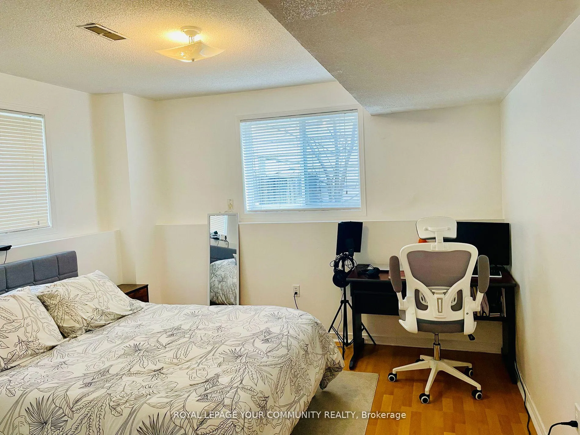 Photo 16 of 331 St. Vincent Street, Barrie, Wellington — HOMEH