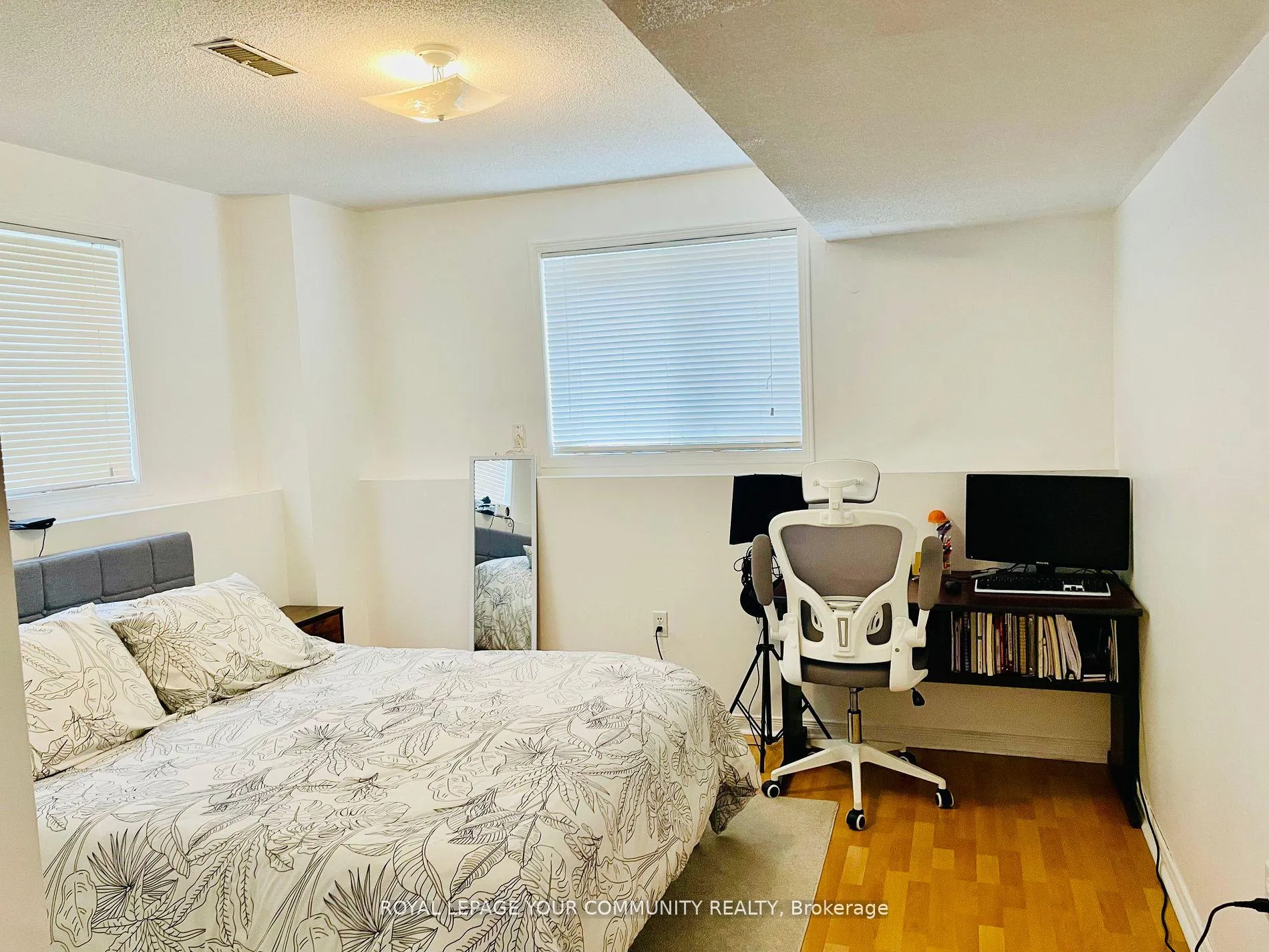 Photo 17 of 331 St. Vincent Street, Barrie, Wellington — HOMEH