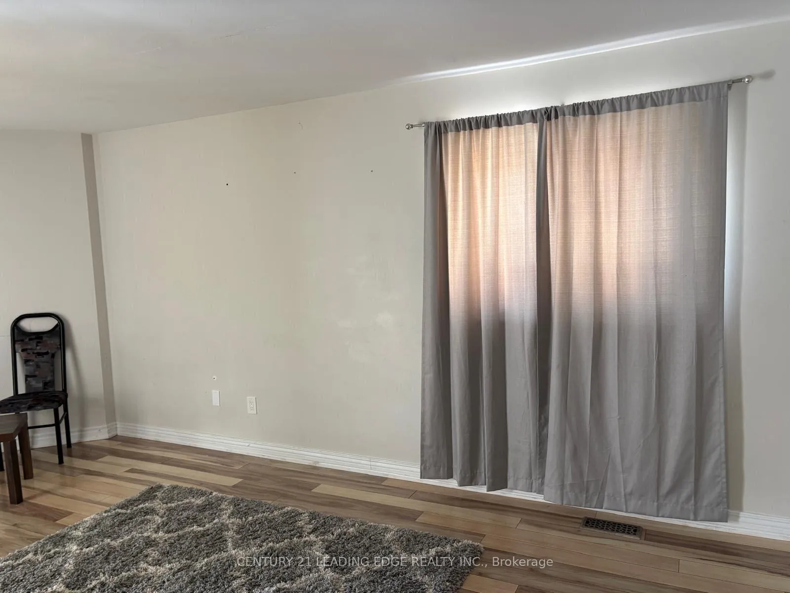 Photo 3 of 23 Winterberry Drive, Whitby, Rolling Acres — HOMEH