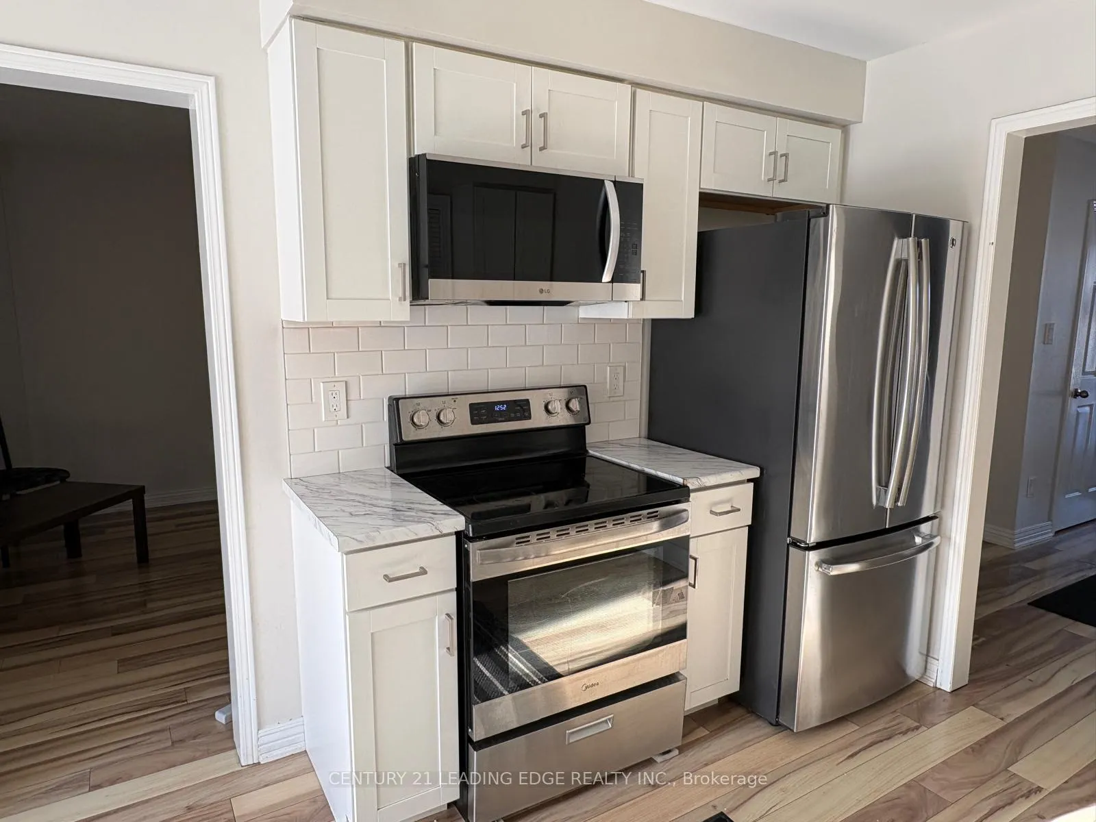 Photo 7 of 23 Winterberry Drive, Whitby, Rolling Acres — HOMEH