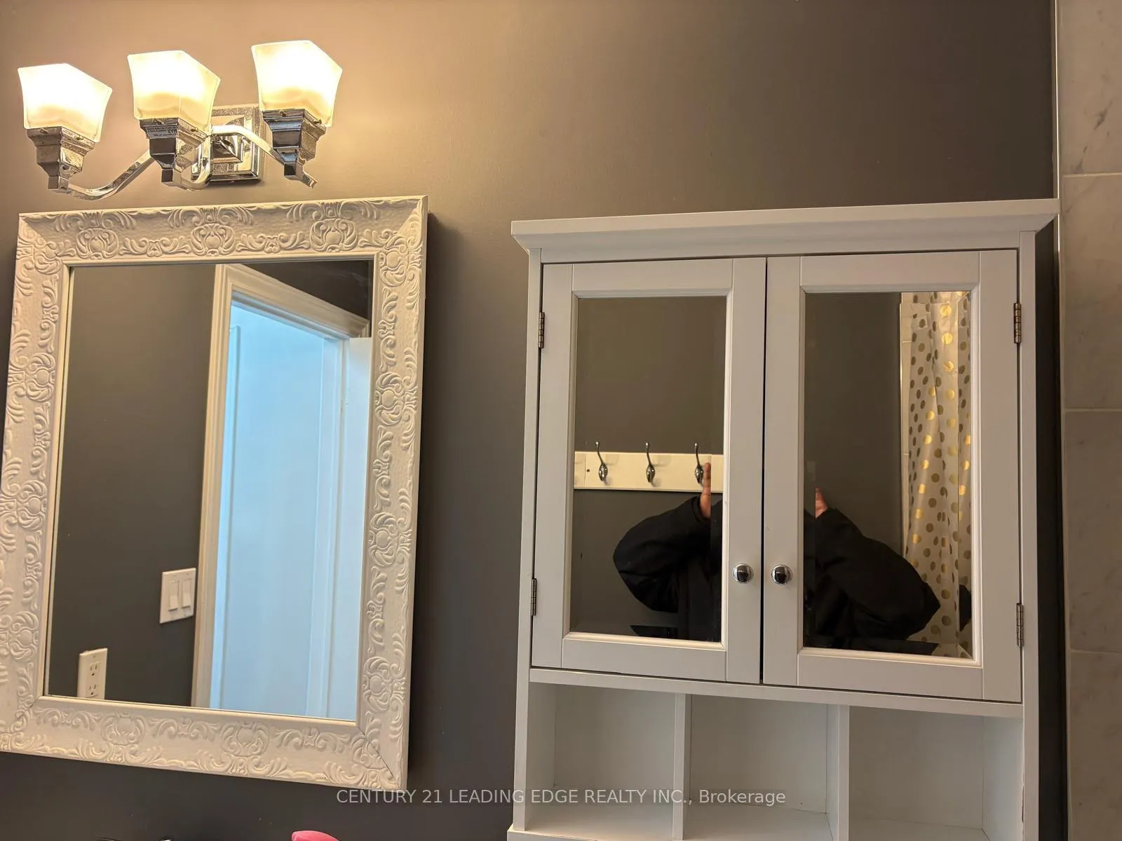 Photo 15 of 23 Winterberry Drive, Whitby, Rolling Acres — HOMEH