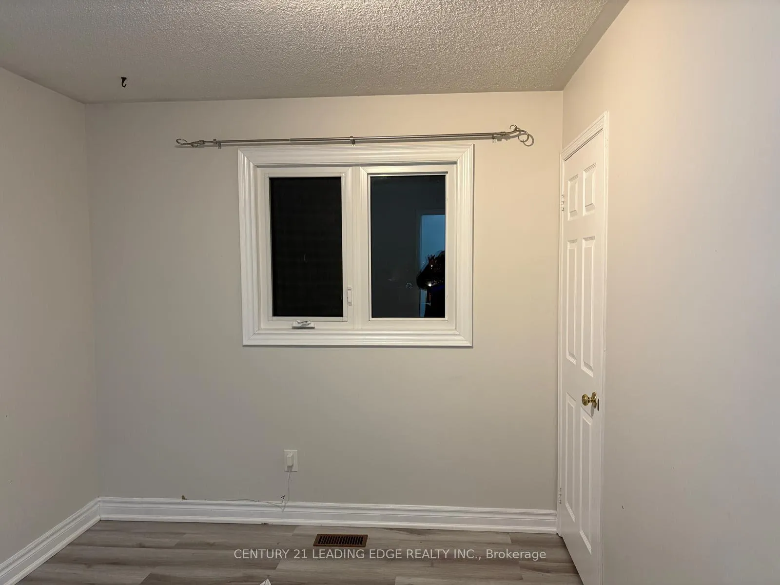 Photo 19 of 23 Winterberry Drive, Whitby, Rolling Acres — HOMEH
