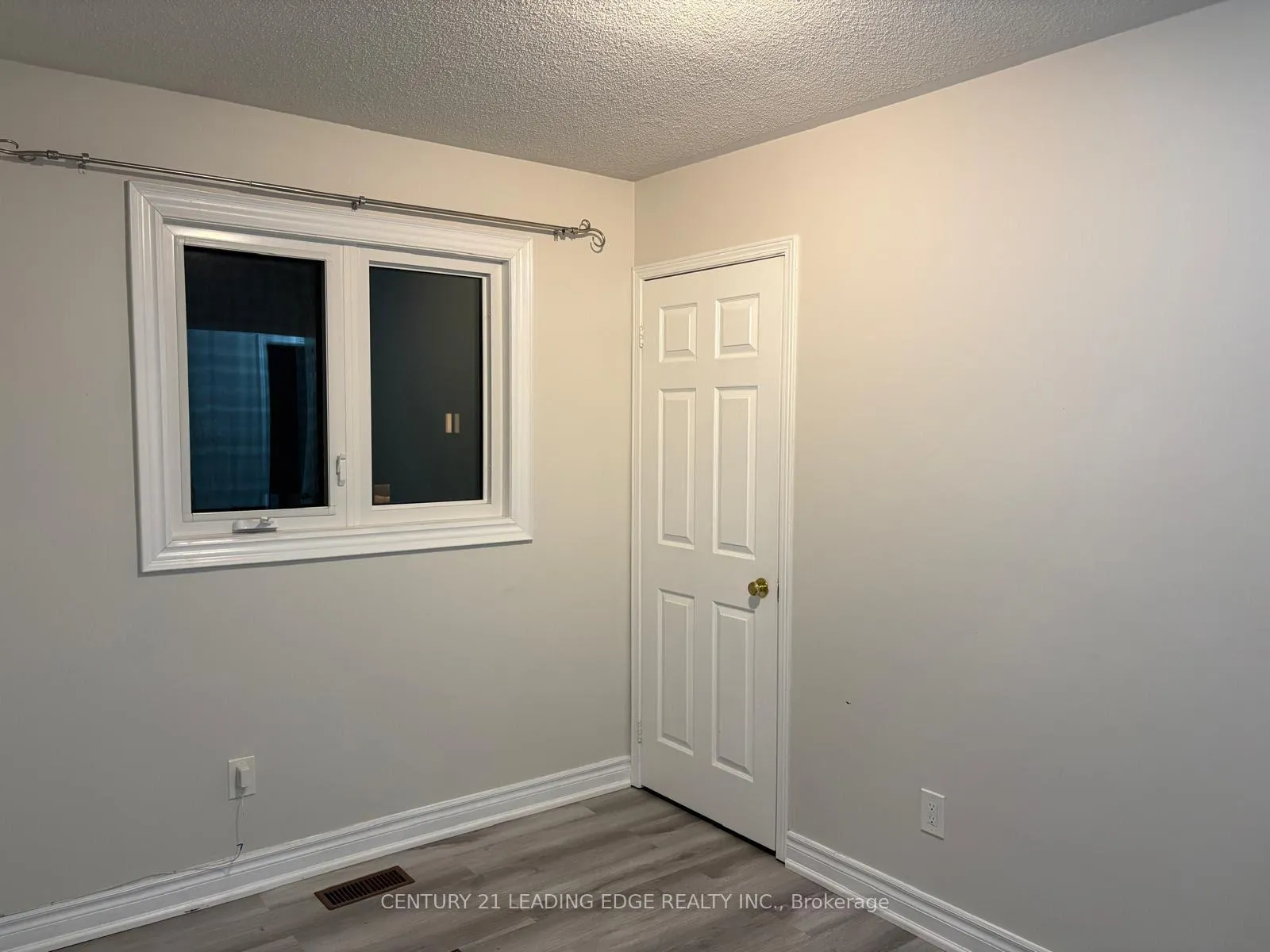 Photo 20 of 23 Winterberry Drive, Whitby, Rolling Acres — HOMEH