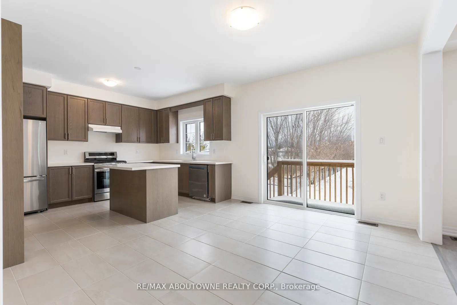 Photo 16 of 203 Warden Street, Clearview, Stayner — HOMEH