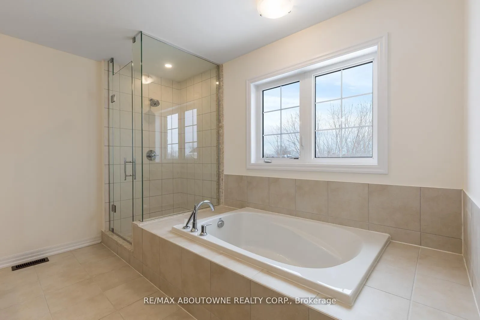 Photo 28 of 203 Warden Street, Clearview, Stayner — HOMEH