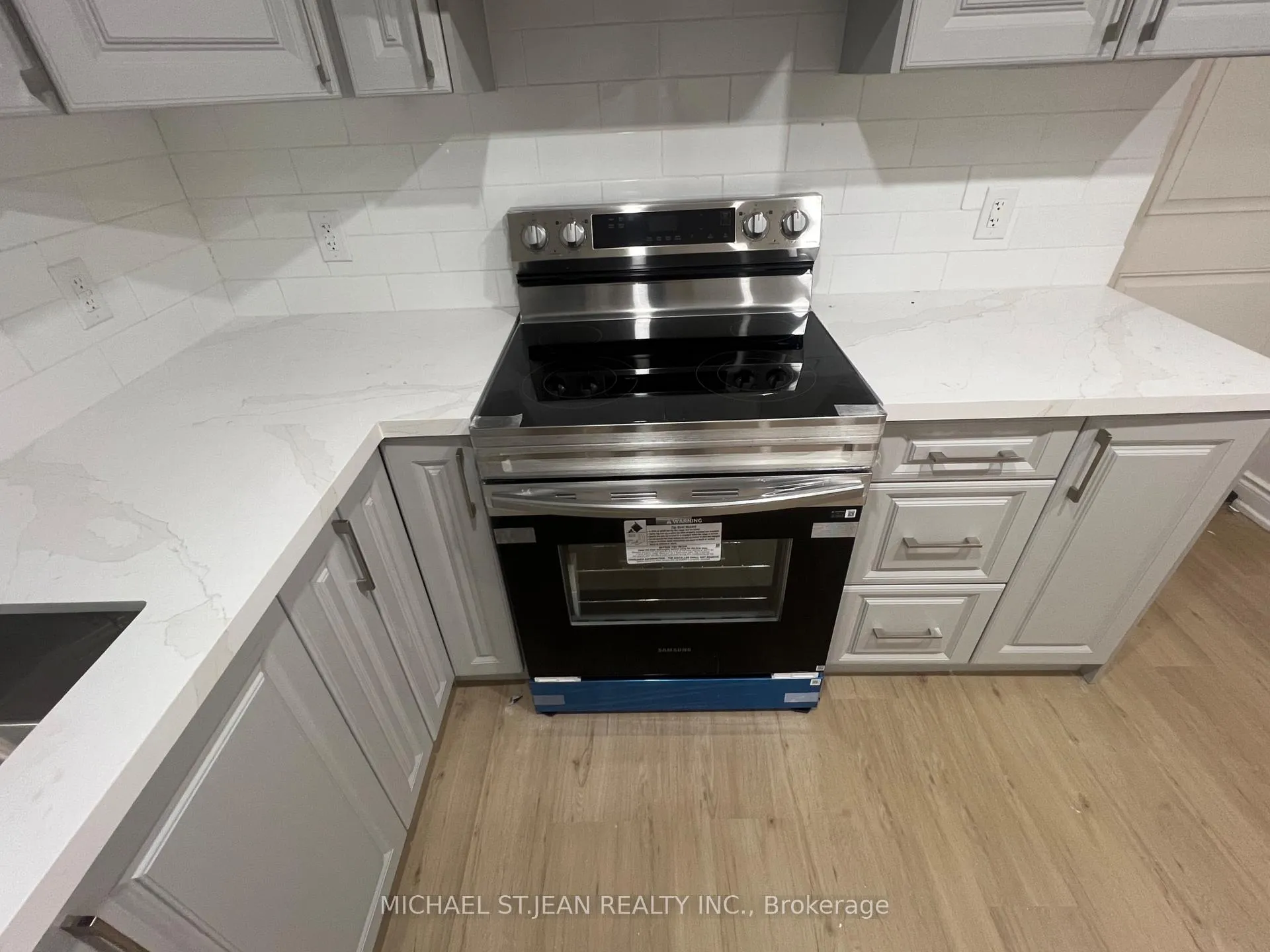 Photo 3 of Unit 2, 29 Bowman Crescent, Thorold, Hurricane/Merrittville — HOMEH