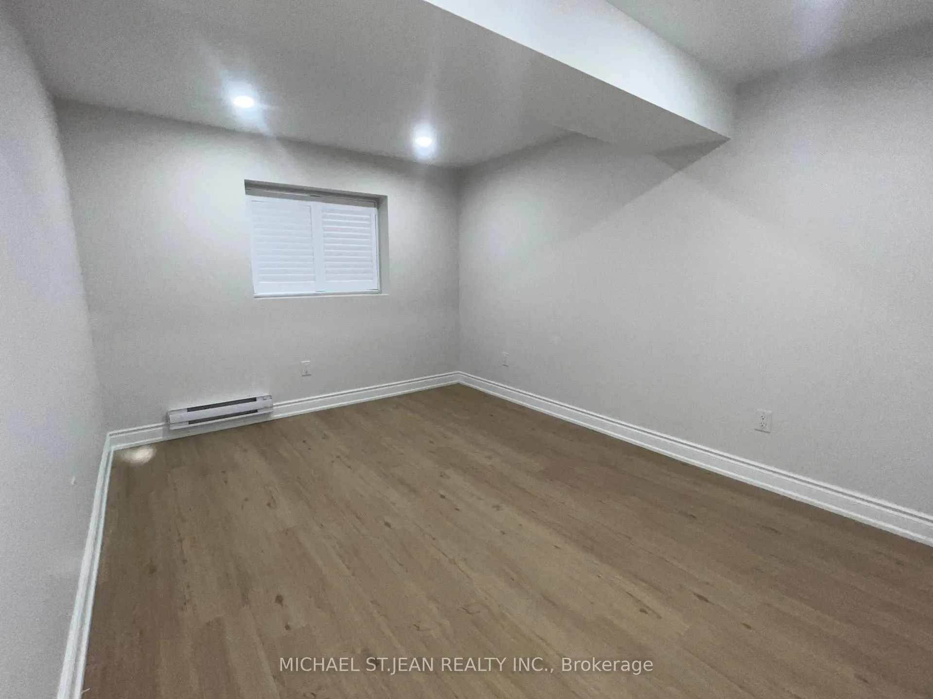 Photo 8 of Unit 2, 29 Bowman Crescent, Thorold, Hurricane/Merrittville — HOMEH